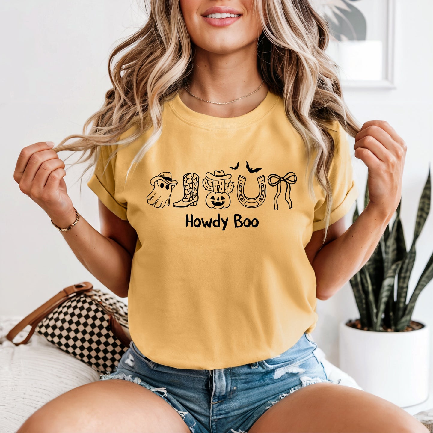 Howdy Boo Western Halloween Graphic T-Shirt | Fall Cowgirl Tee